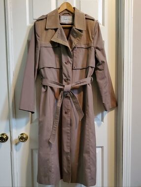 Women's 11/12 Long Trench Coat in Taupe Vintage 1990